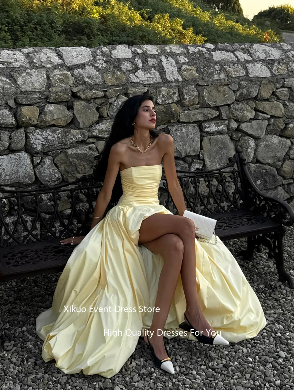 Xikuo 노란색 Strapless 이브닝 가운 Ruched Bodice Robe 칵테일 Femmes 하이 슬릿 라인 우아한 Vestidos Elegantes Customized