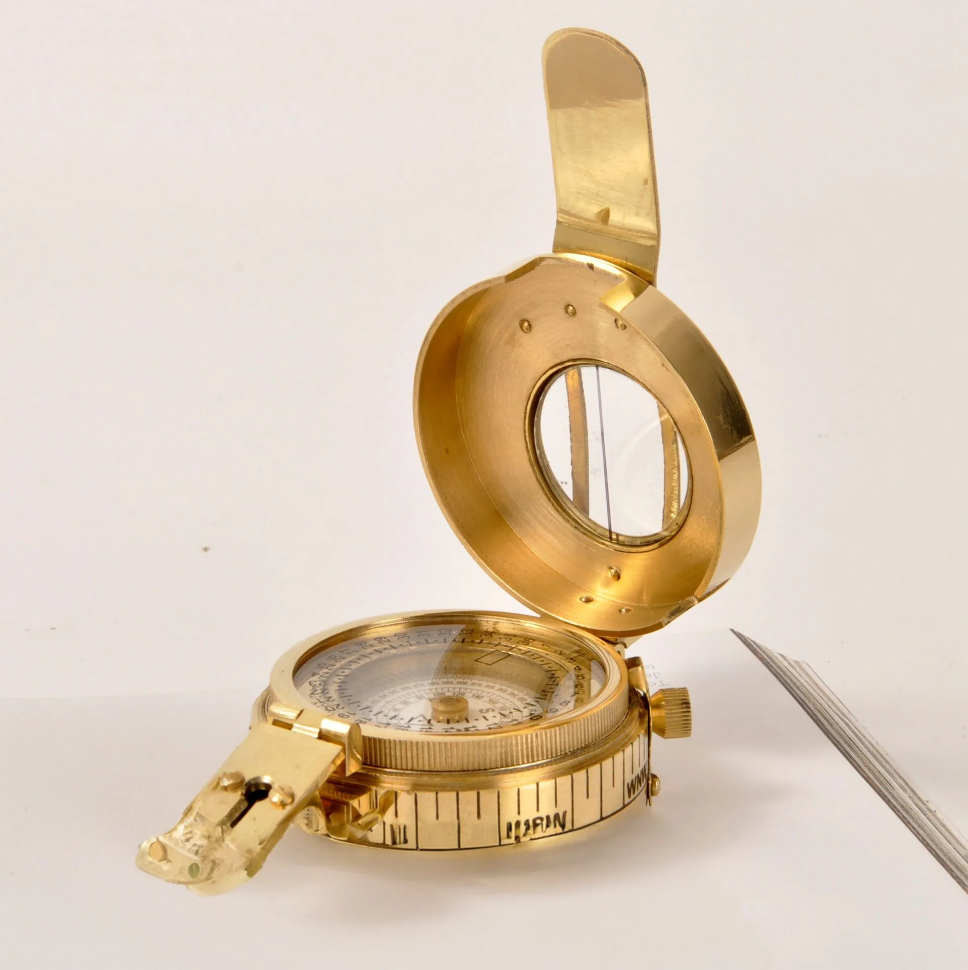 Nordic Light Luxury Brass Gold Portable Compass Compass Outdoor Adventure Mountaineering Camping Compass