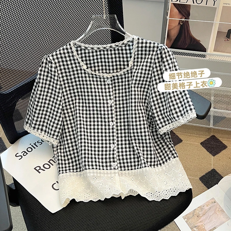 

French Elegant Lace Splicing O Neck Short Bubble Sleeve Plaid Shirt Women 2024 Summer New Fashion Design Loose Tops Shirts