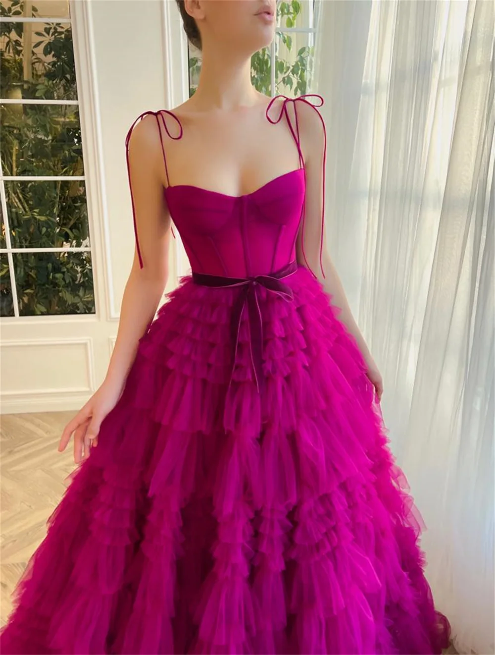 Sansa สปาเก็ตตี้เซ็กซี่ Fuchsia FBساتة Multilayer Tulle A-Line ที่กําหนดเองพรหมชุดเจ้าหญิง PUFFY Vestidos De Noche