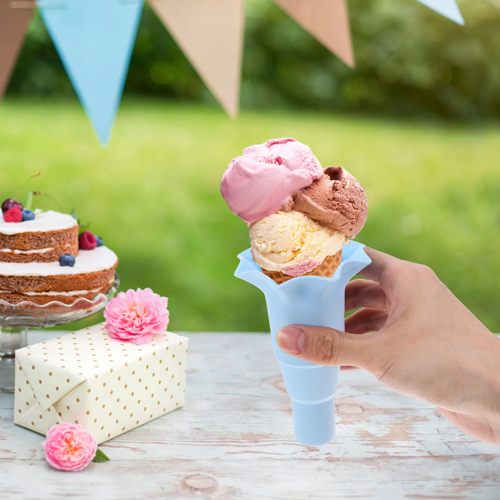 

3pcs Silicone Cone Holder Foldable Anti-Flow Ice Holders Reusable Cream Popsicle Holder Dishwasher Safe Store Popsicle Holders