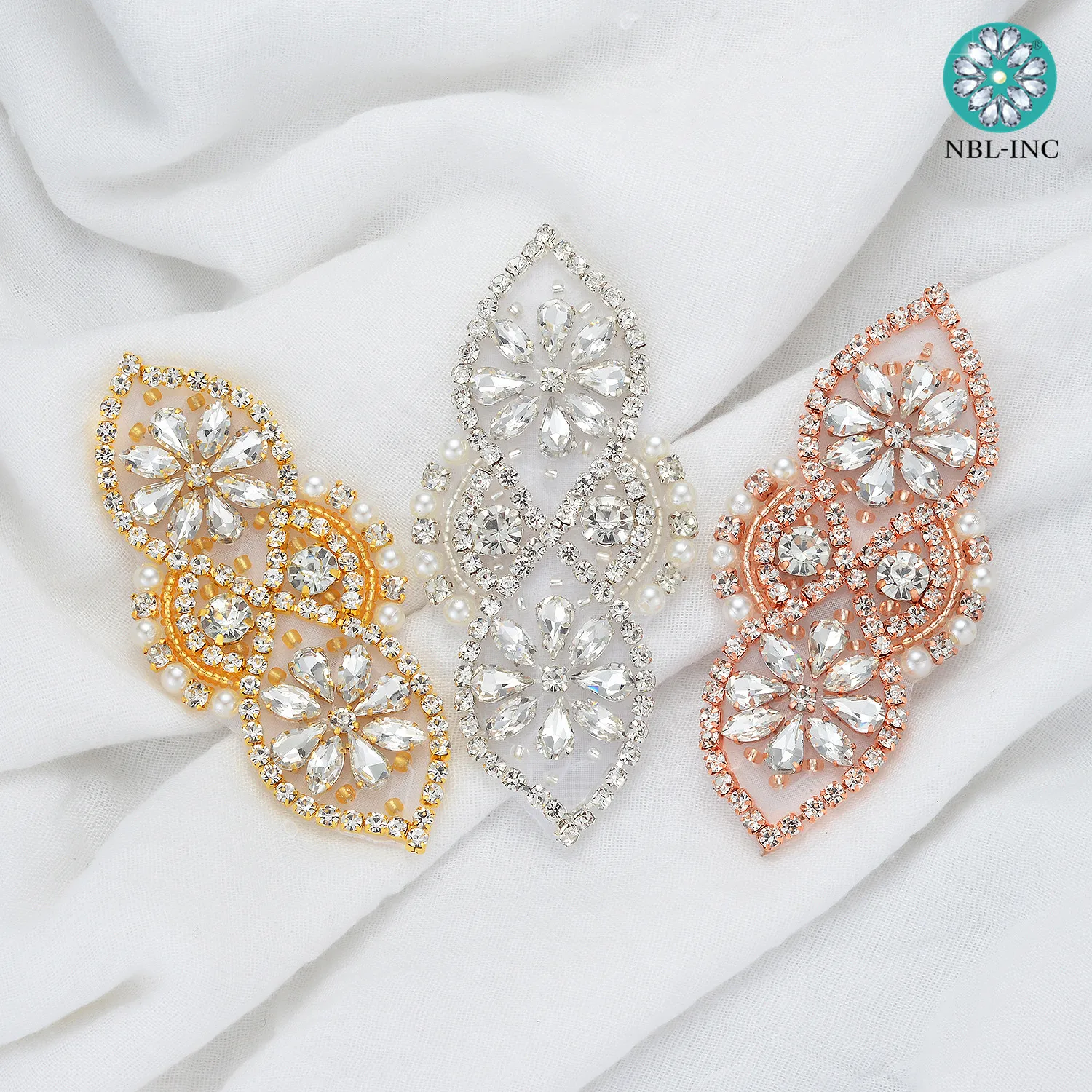 

(30pcs) Wholesale silver rhinestone applique patch hand sewn iron on for dress WDD0420