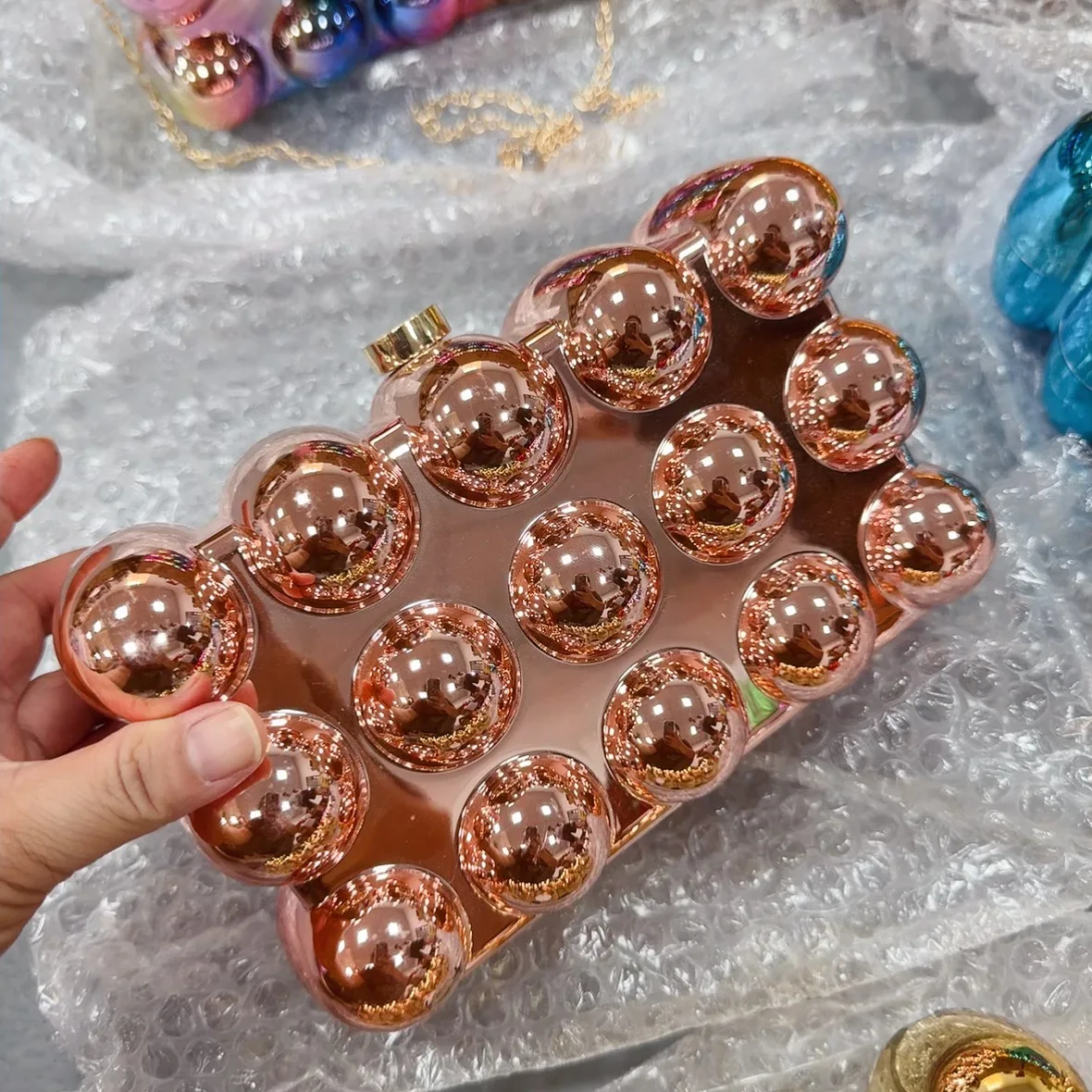 

Акриловая сумка через плечо Faion Design, женская сумка-яйцо с цепочкой, трансграничная новинка 2024, жесткая молодежная сумка для повседневного использования, квадратная мавпа