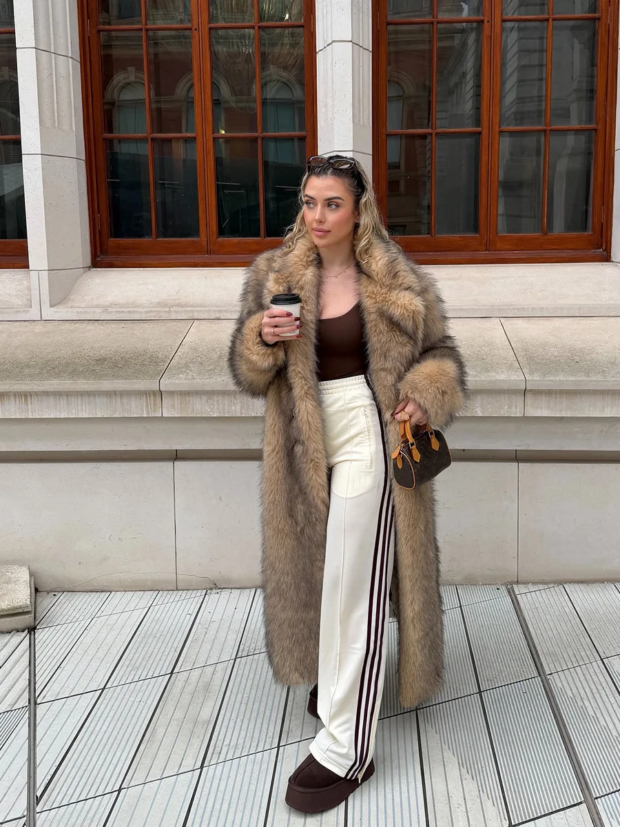 Women Khaki Long Faux Fur Coat Wide Lapel Collar Long Sleeve Relaxed Fit Plush Winter Outerwear with Pockets
