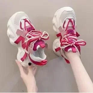 Sapatos de sola grossa para mulheres, Sapatos Super Fire, Rede preta, Vermelho, Aumentar, Explosivo, Outono, Novo, Maré 2023