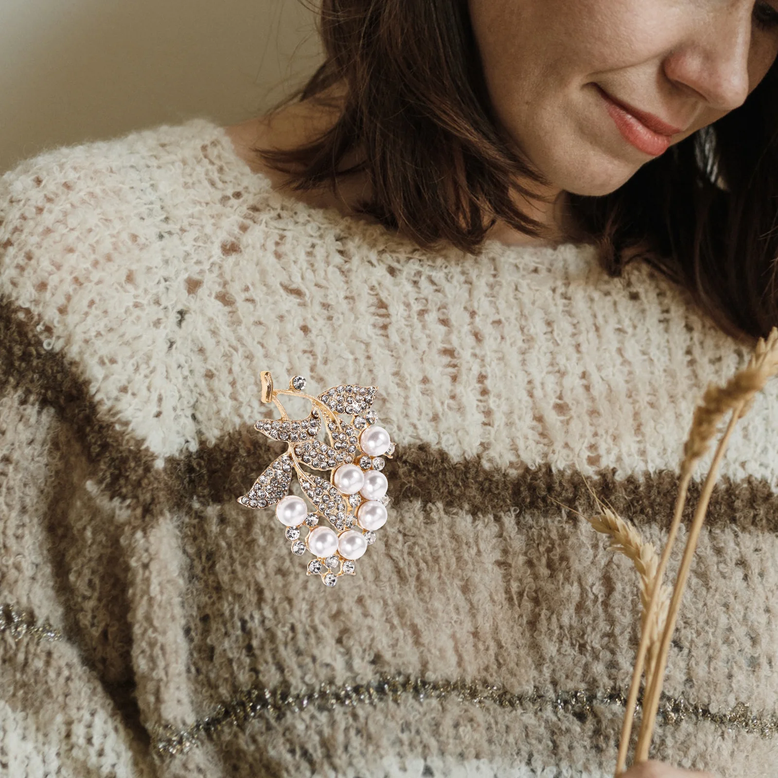 خمر الأزهار بروش سبيكة المواد براعة مفصلة المرأة الإكسسوارات هدية للمناسبات الخاصة