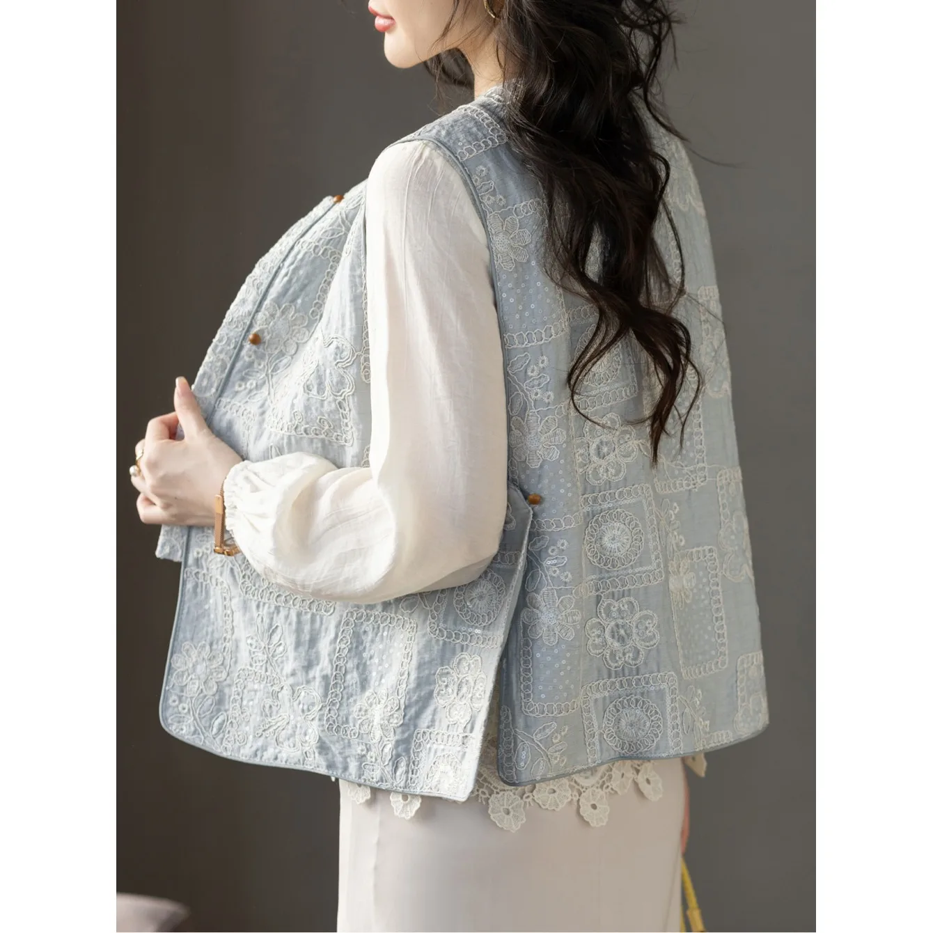 

Новый китайский женский свободный крой круглый жилет с вышивкой, тяжелый вышитый боковой разрез, модный универсальный топ без рукавов