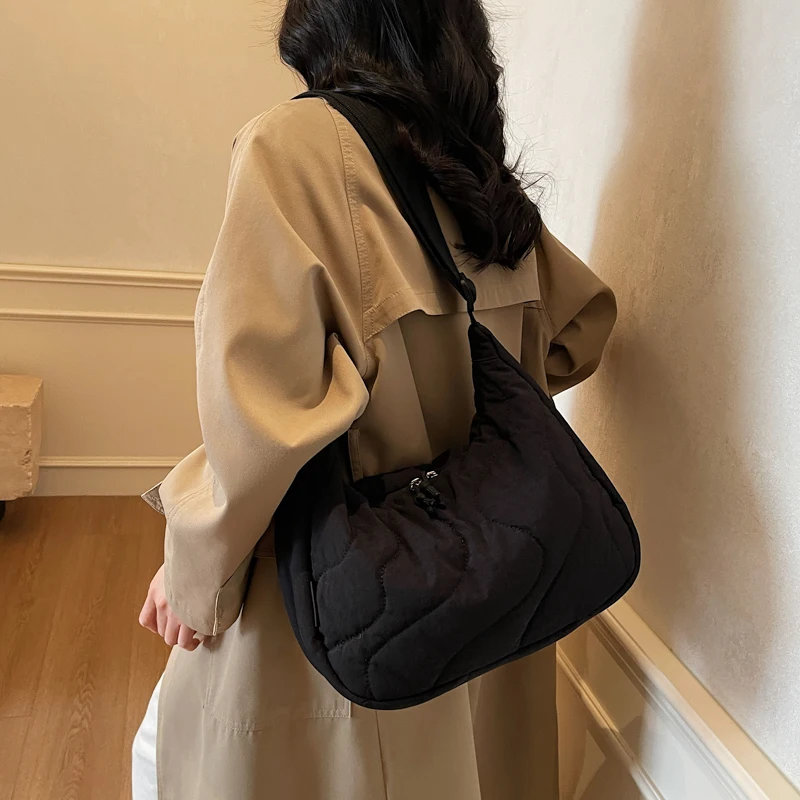 

2025 Autumn/Winter New Simple Versatile Shoulder Bag Dumpling Bag Lightweight Casual Crossbody Bag for Going Out 2801YJX