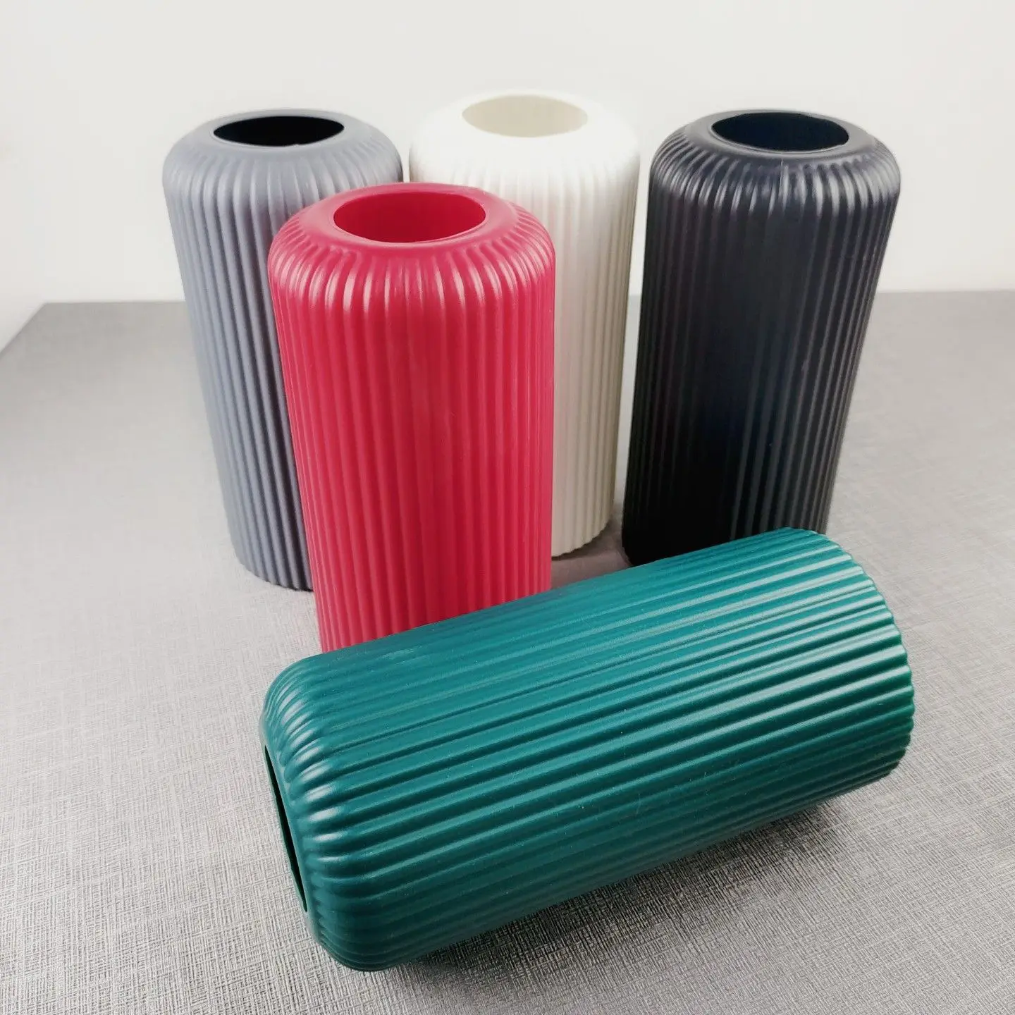 1pc Water Cultivation Imitation Ceramic Plastic Vase Living Room Plastic Home Column Shaped Vase, Modern Minimalist Home Decor
