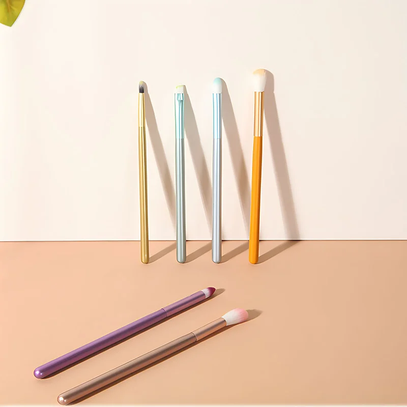 Set di pennelli per trucco colorato da 6 pezzi - Pennelli angolati per dettagli di miscelazione ombretto Kit di strumenti per trucco professionale per occhi e viso