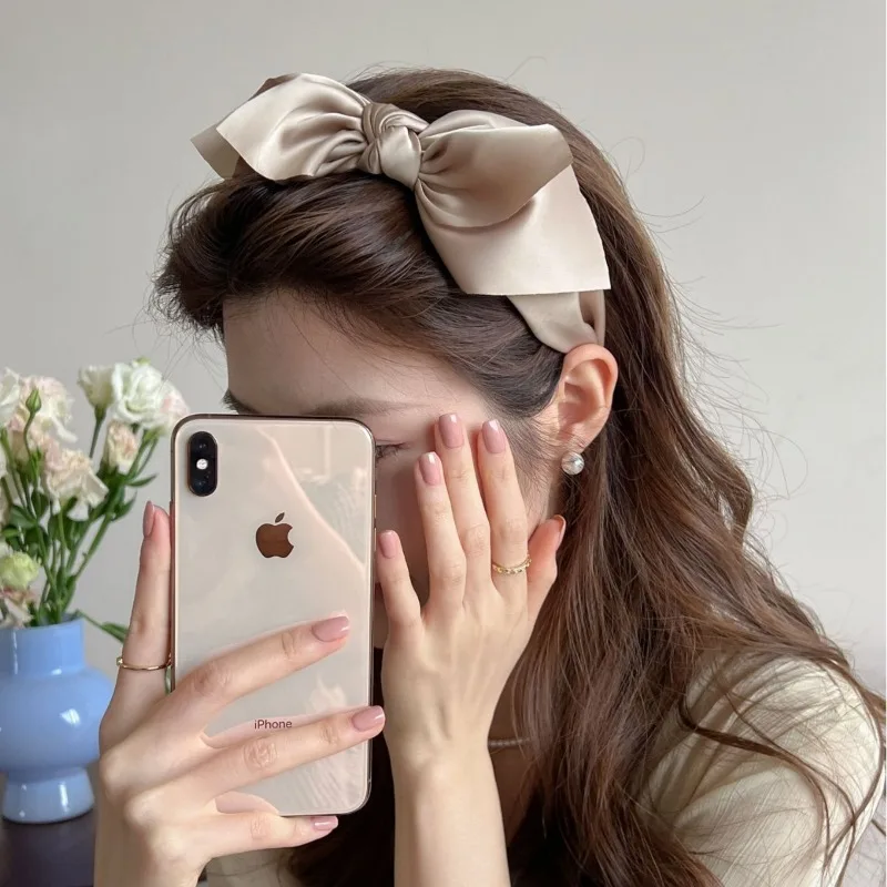 

Широкая атласная повязка для волос с бантом, модный дизайн, универсальные мягкие тканевые повязки, стильные аксессуары для волос