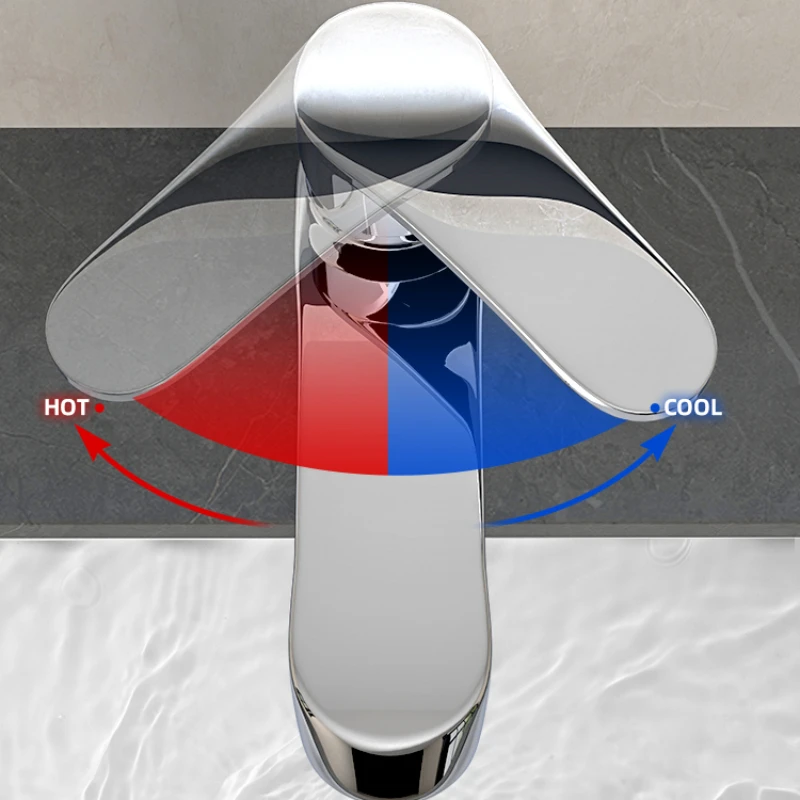 Hot and cold faucets in the bathroom sink