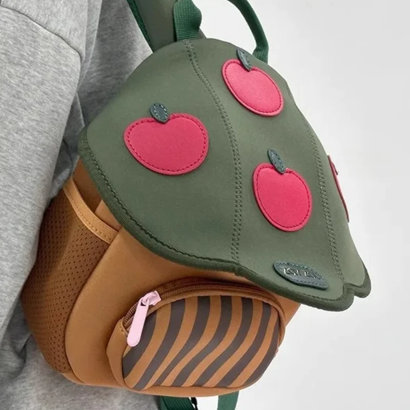 Novo em mini mochila de cogumelo fofa viagem de Halloween para a escola com viagens diárias ao ar livre viagem de bebê fofa traz uma roupa xícara de Sum