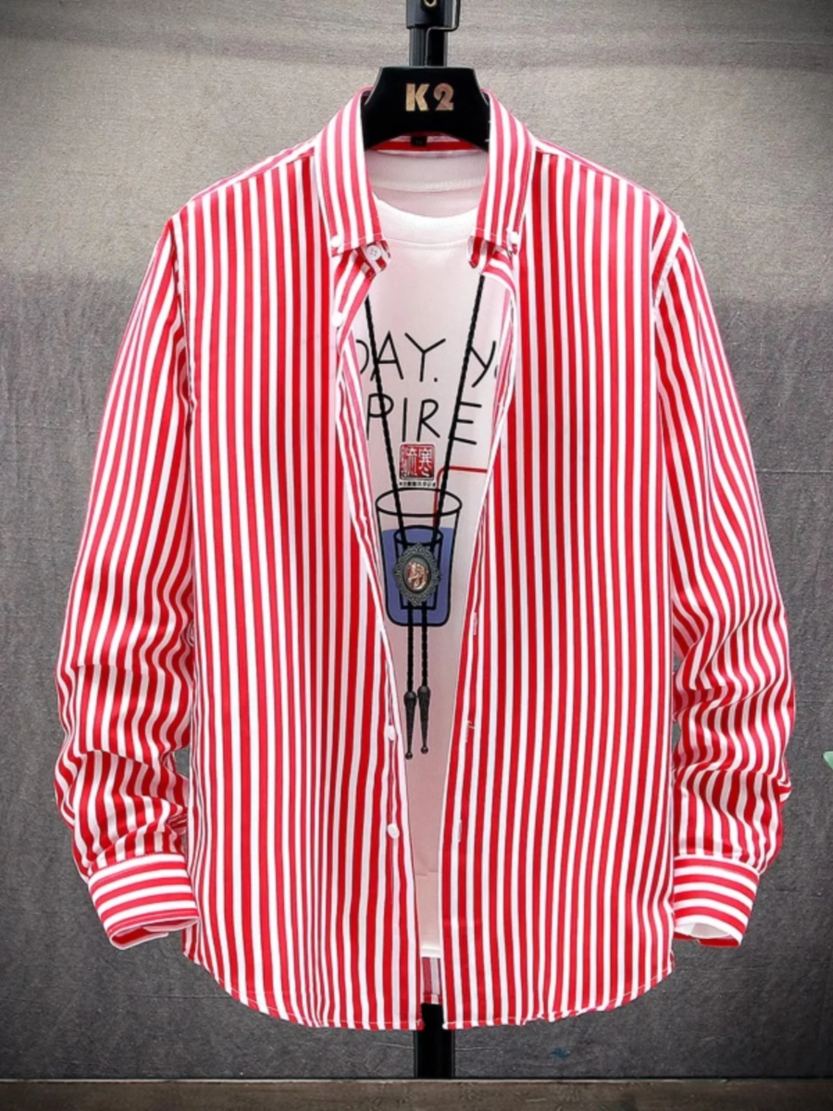 

Мужская повседневная одежда в красную полоску, тонкая подставка, весенне-осенняя модная корейская повседневная одежда на пуговицах Long Sve