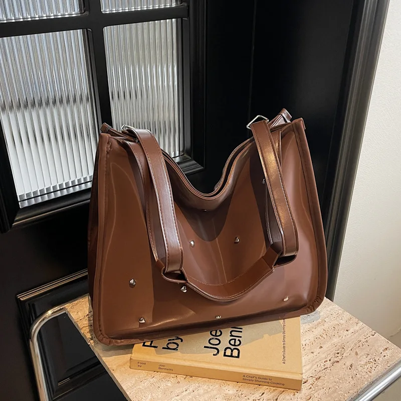 

2025 Korean Version Winter New Casual Shoulder Bag Tote Bag Niche Design Backpack Women's Bag Handbag