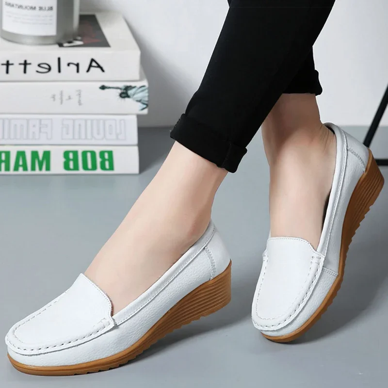 Mocassins Tendance en Cuir Blanc pour Femme, Chaussures Confortables à Enfiler, à la Mode, 2025