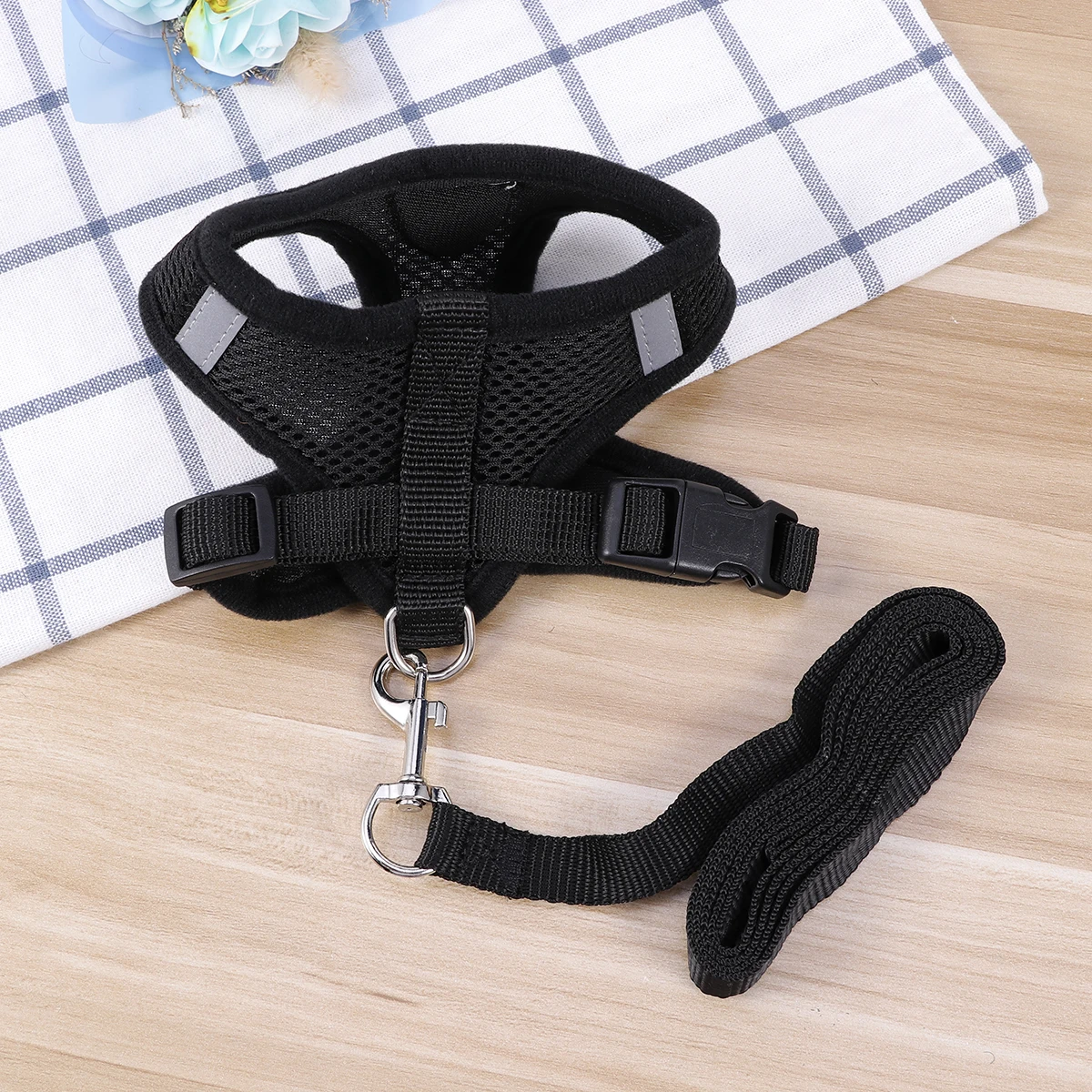 

Pet Harness Dog Vest Leash Mesh Chest Strap for Small Medium Puppies Adjustable Reflective Moisture Proof Outdoor Activity Pet