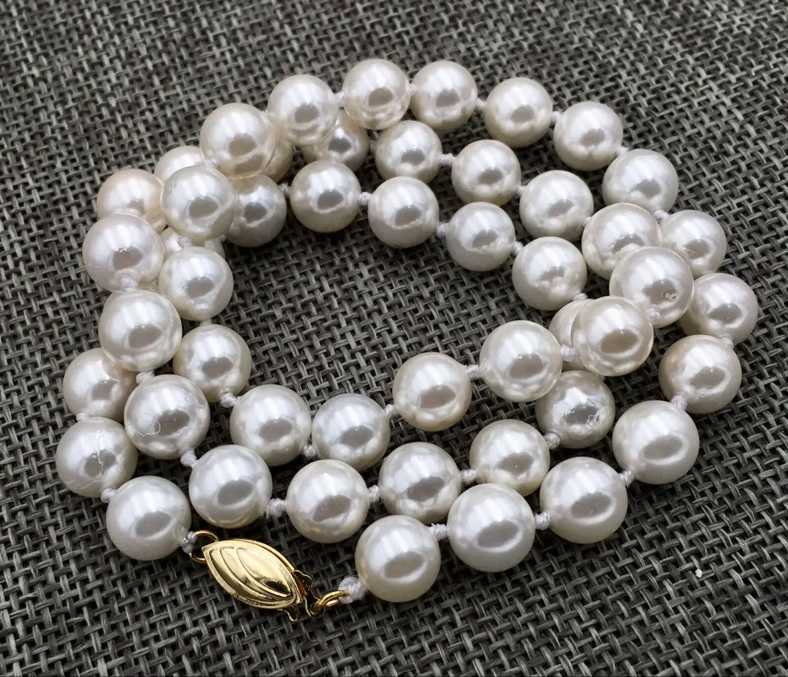 

AAA 10MM white SOUTH SEA shell PEARL NECKLACE 18"