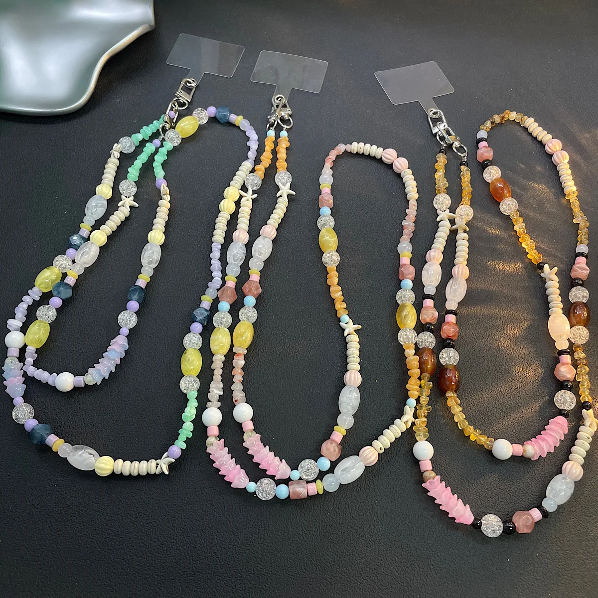 

Personalized and Creative Handmade Pink Bead Long Crossbody Hanging Rope Chain Phone Case Bag Universal Hanging Decoration