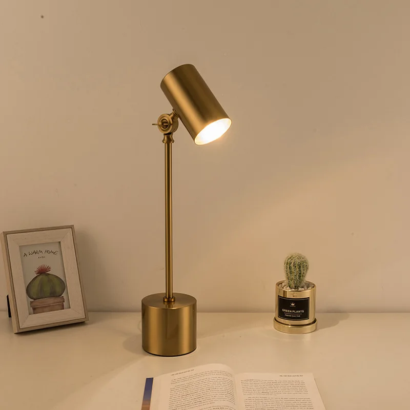 Nordic Bedside LED Table Lamp, Estudo Moderno Simples e Luz de Leitura, Luz Decorativa Dourada, Quarto de Hotel de Luxo Americano