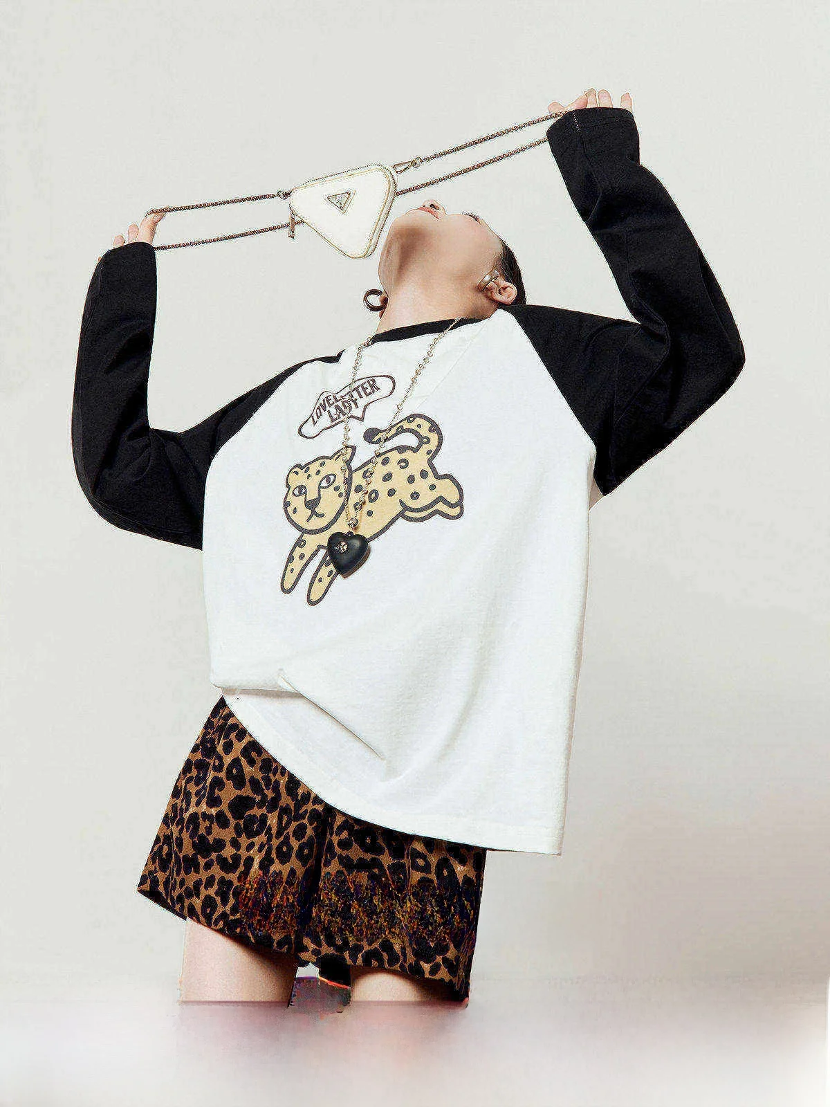 

Loose Casual Style Color Block T-Shirt Women's Spring New Black White Leopard Print Long Sleeve Top by Zhou Li Wu