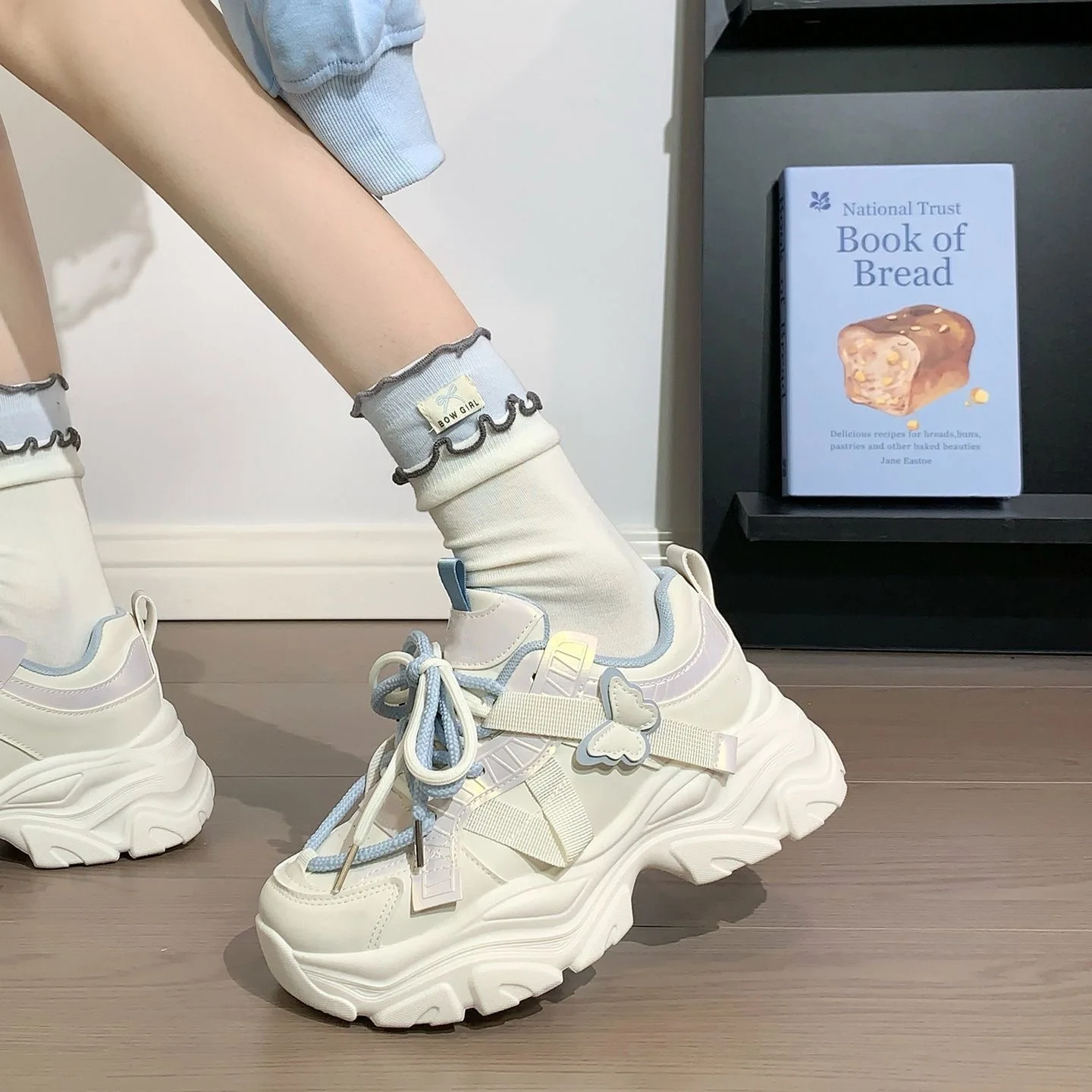 2026 Frühling Herbst Neue Damenmode Atmungsaktive Ultraleichte Dad-Sneaker im Butterfly-Stil mit dicker Sohle und erhöhtem Absatz – Detail 21