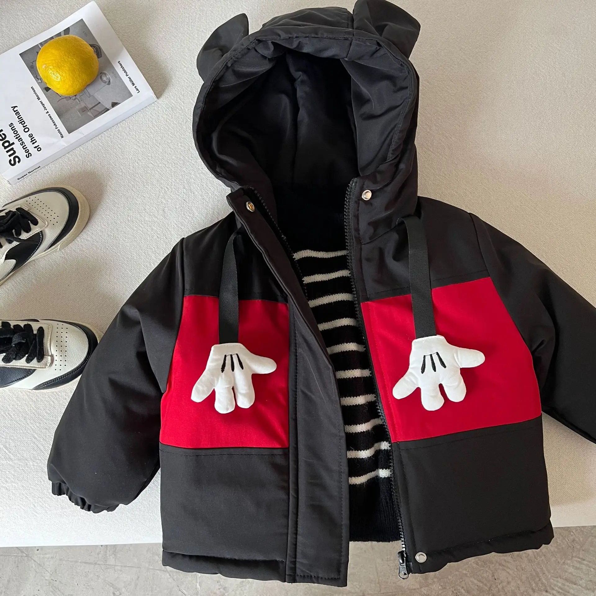 

Осенние куртки с капюшоном для мальчиков, шикарный дизайн с Микки Маусом, толстое пальто для девочек, теплая хлопковая стеганая куртка с цветными блоками, рождественская одежда