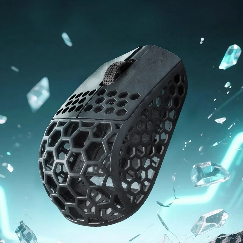 Ratón Darmoshark M5air con agarre para los dedos, fibra de carbono forjada a mano pequeña, 31g, ratón inalámbrico ligero para juegos Esports
