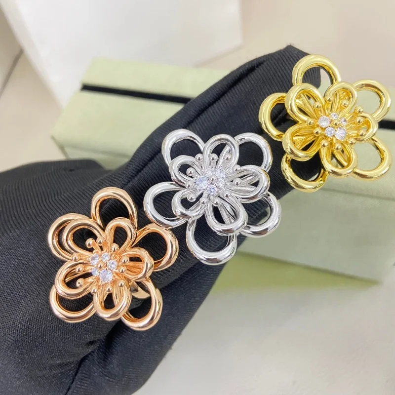 

Женское кольцо из стерлингового серебра 925 пробы с цветочным узором и цирконами, элегантное и изысканное кольцо в виде цветка, элитные роскошные аксессуары, модные украшения для праздников