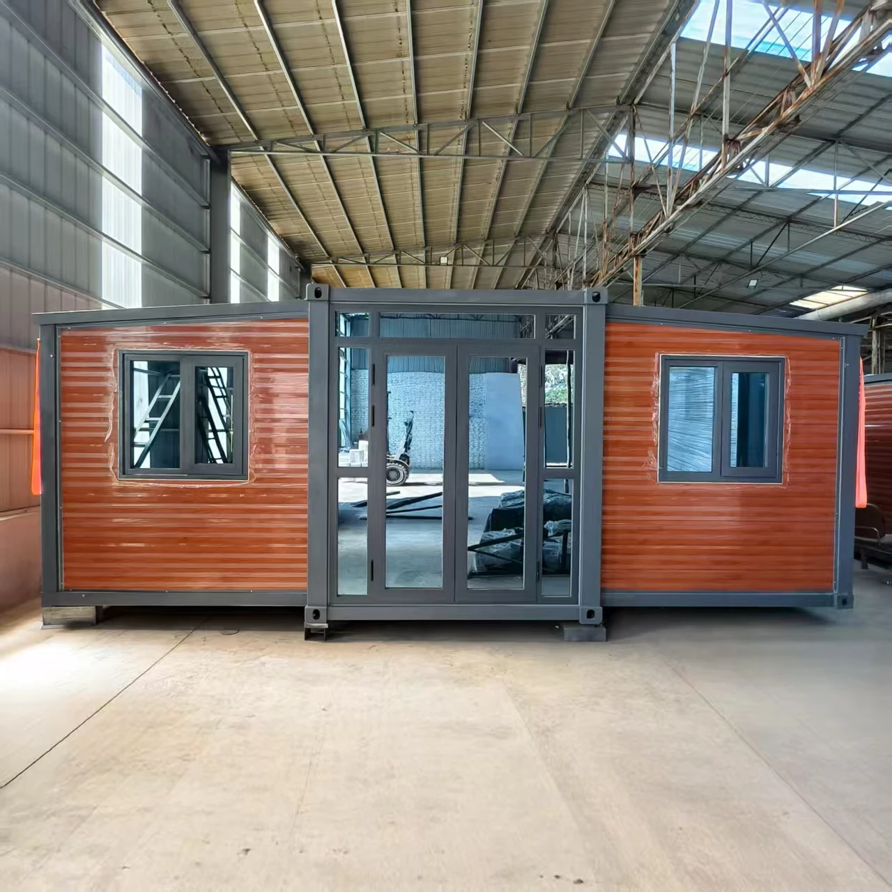 Luxury 40ft Prefabricated Container House With Modern Design Environmentally Friendly For Apartment Hotel & Outdoor Use