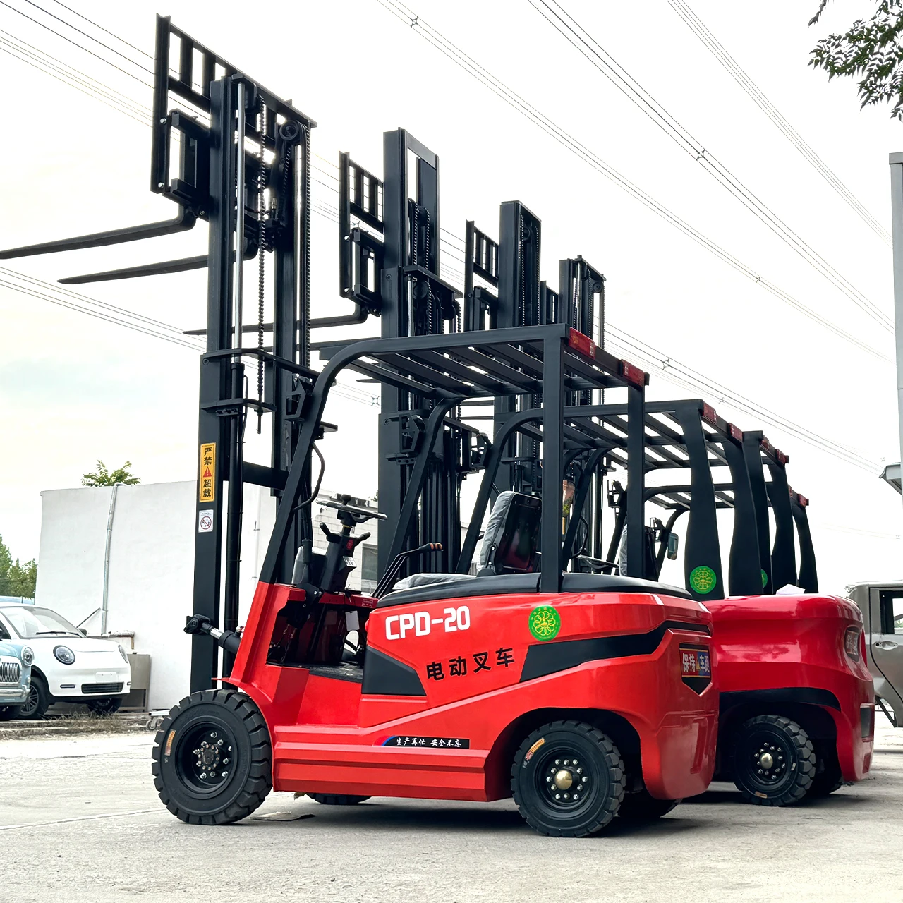 Customized Mini Forklift 1.5Ton 2 Ton Lift Height 3M 4M All Terrain Forklift 4x4 Portable Warehouse Electric Forklift For Sale