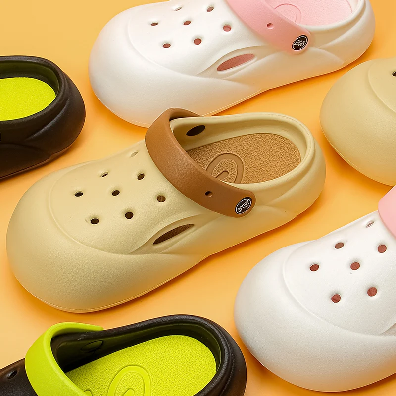 Damen Sommer Neue Indoor Outdoor Tragbare Anti-Rutsch EVA Slip-On Hausschuhe mit Cartoon Design Full Coverage Home Comfort Schuhe