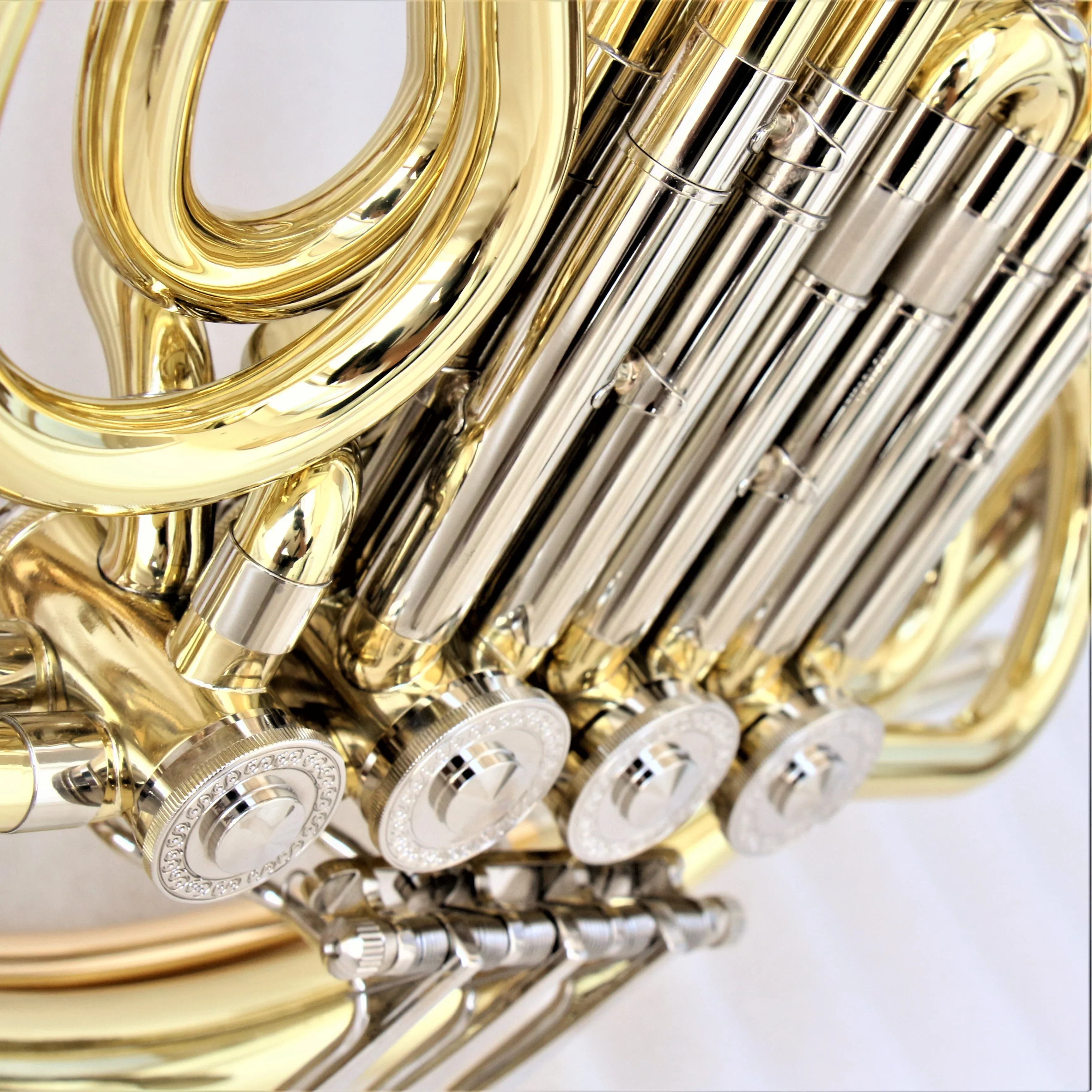 FOCUS Brand One Piece Bell French Horn Clear Plate Brass Body 4-Key Double French Horn Instrument High End French Horn