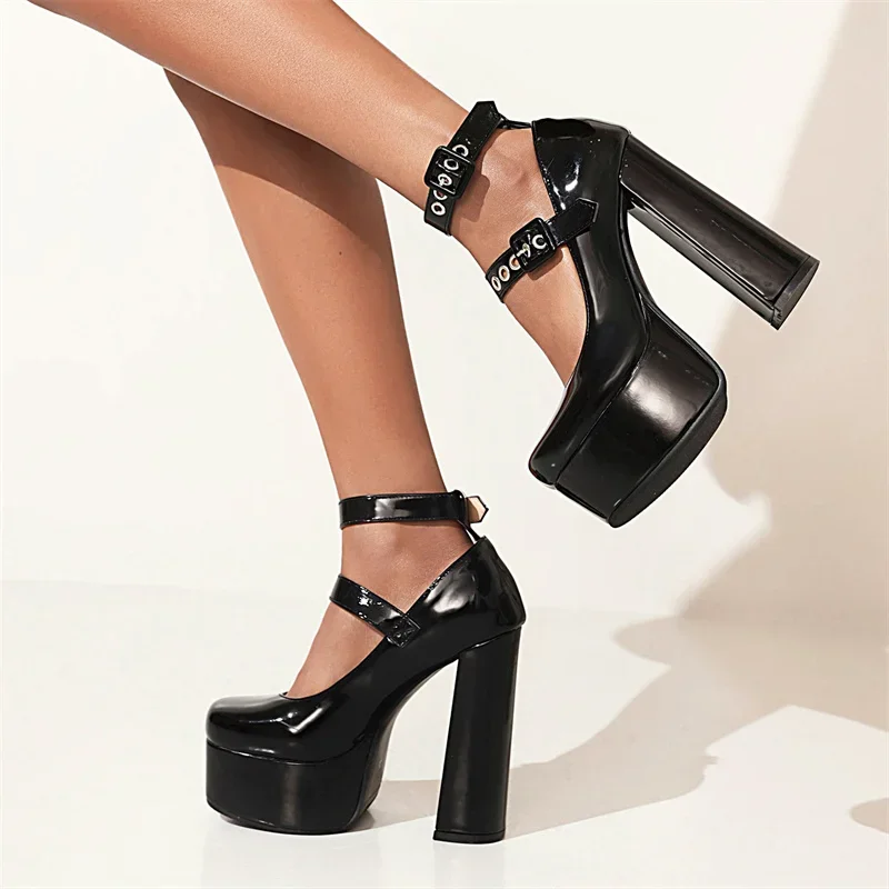 

YMECHIC 2025/женские пикантные туфли Мэри Джейн для выпускного вечера, туфли-лодочки на платформе из лакированной кожи с пряжкой ярких цветов для ночного клуба, туфли на высоком каблуке для стриптиза