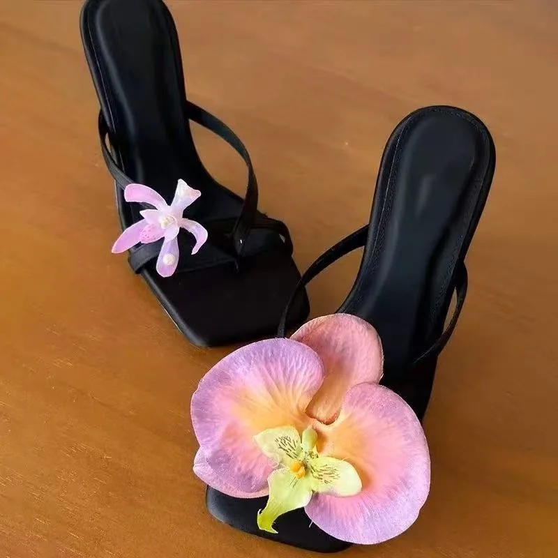 Women Slides Fashion Three-dimensional Flower Decoration Slippers Summer Pinch Toe Cool Slipper Temperament Stiletto Heel Sandal