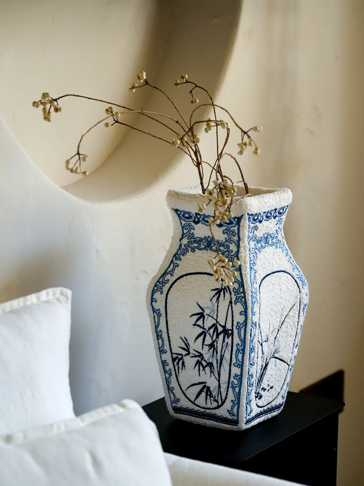 New Chinese-style ornament plush vase light luxury high-end high-end entrance living room decoration