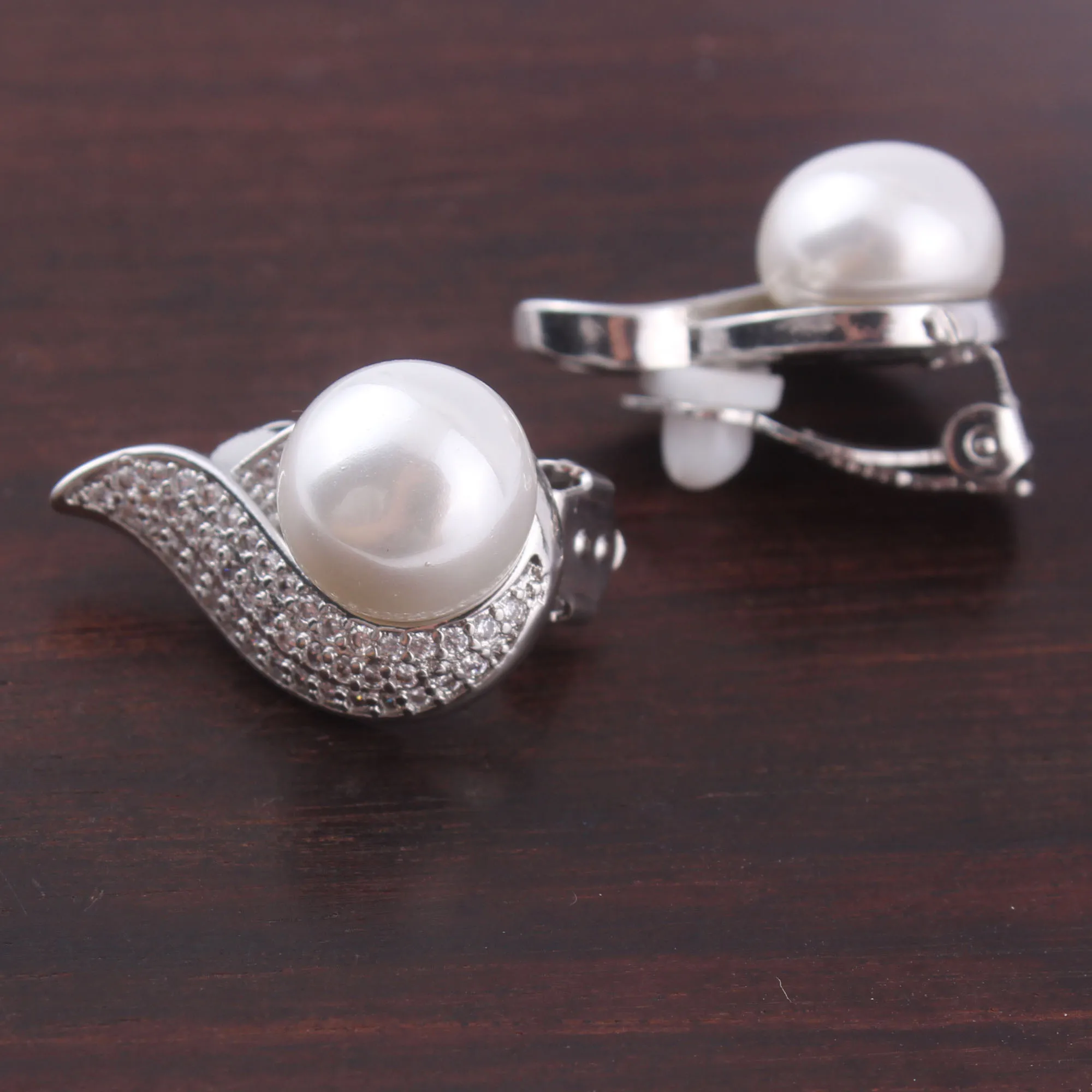 WENHQ 2 Colors Fashion Sparkly Cubic Zircon Pearl  Stud Clip on Earrings Women\'s Bridesmaid Wedding No Pierced Cuff Earrings
