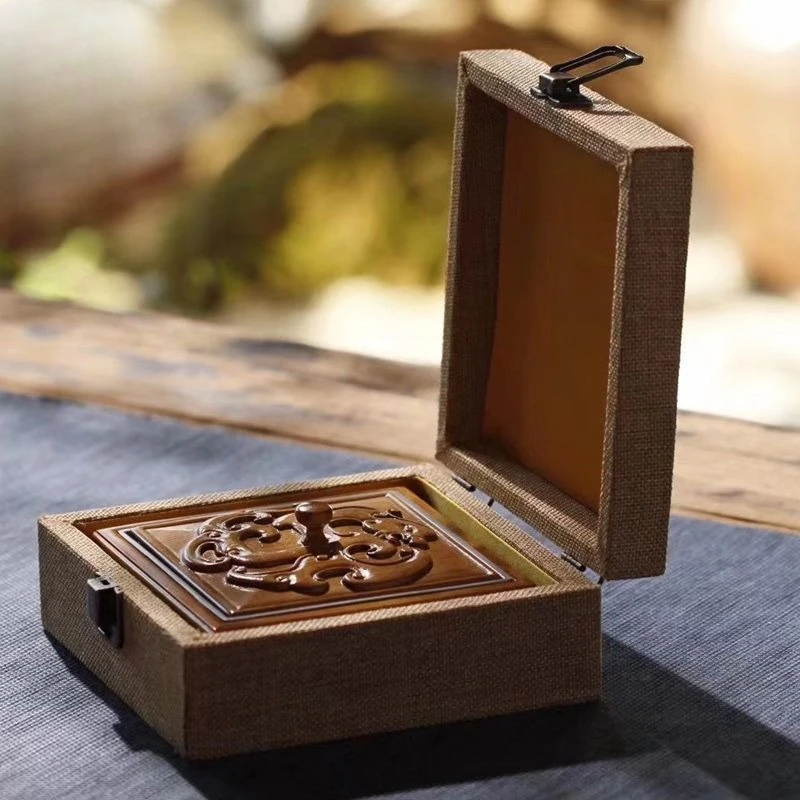 Golden nanmu small leaf frame, ashtray Chinese solid wood, antique creative personality, ashtray living room, office self-use