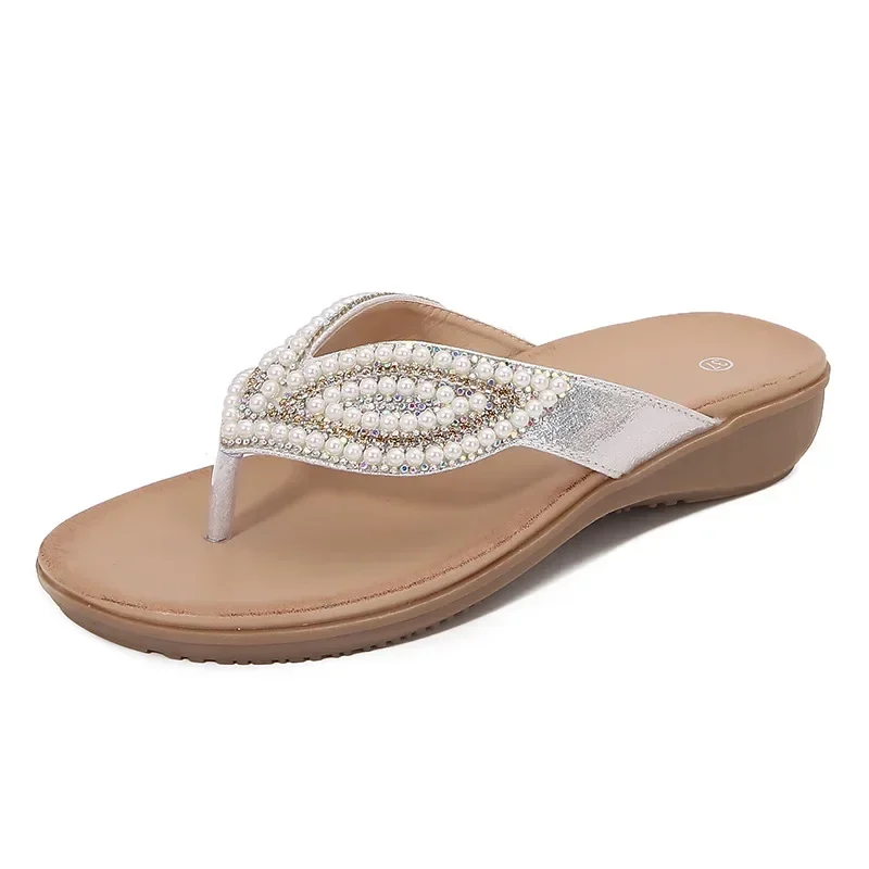 New Breathable Ladies Sandals Slippers Bohemia Rhinestone Pearl Butterfly Decorative Women\'s Shoes Summer Beach Dress Flip Flops