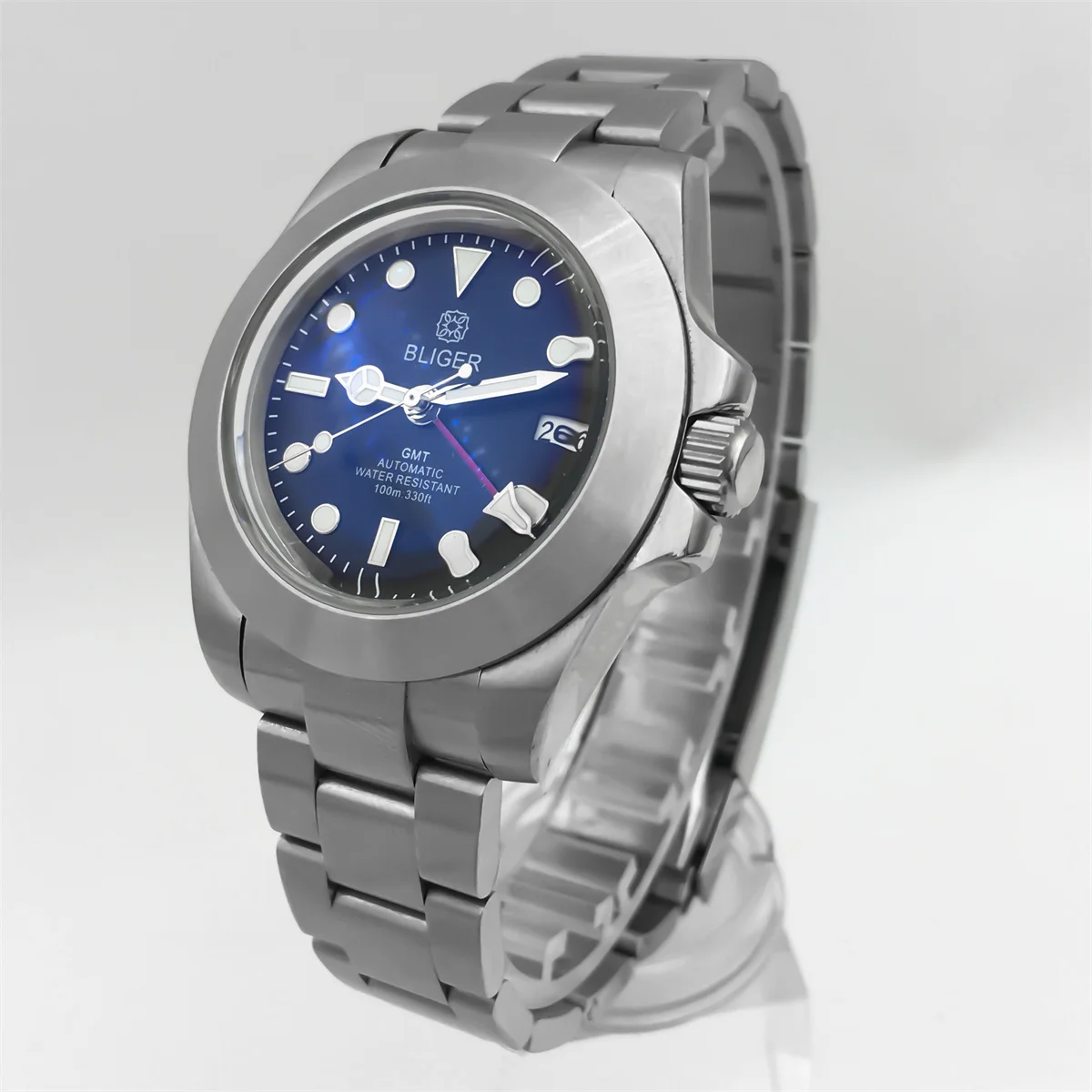 40 mm NH34A Herrenuhr, gebürstetes Edelstahlgehäuse, AR-Kuppelglas, schwarzes Zifferblatt, orange-rotes GMT-grünes, leuchtendes Edelstahlarmband