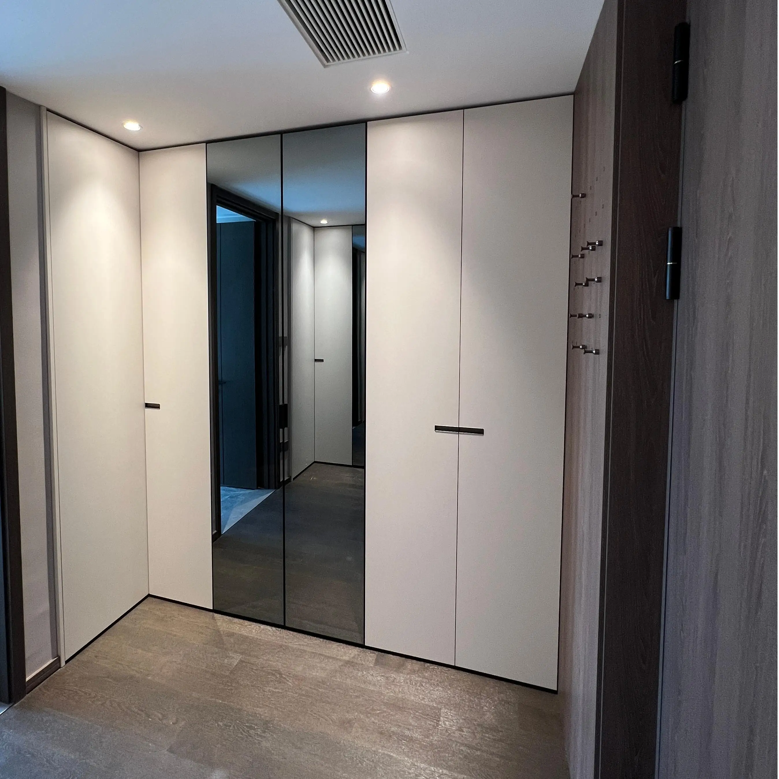 Nordic Style Wooden Wardrobe with Quiet-Sliding Rail and Heavy-Duty Load Capacity for Bedroom Villa Apartmentpromote sales