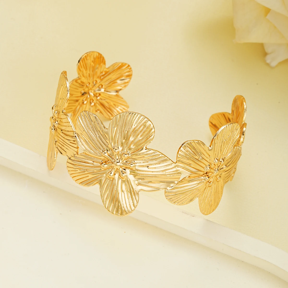 High Quality Flowers Adjustable Opening Bracelets For Women Geometric Gold Color Wide Cuff Bangles Fashion Wedding Party Jewelry