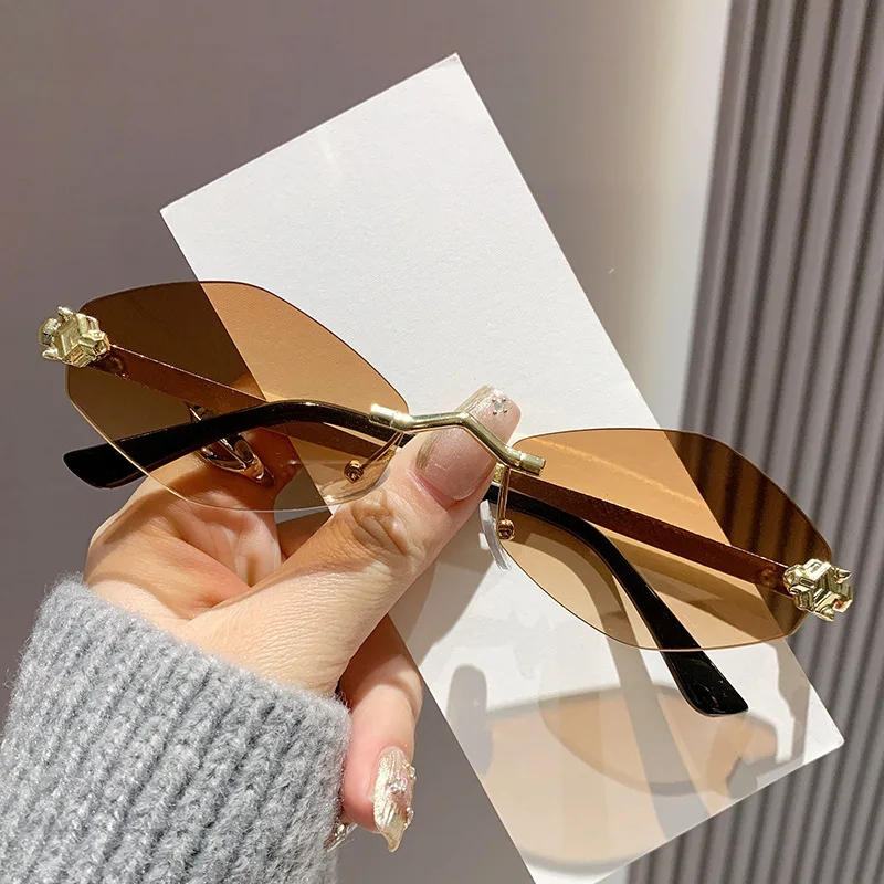 

Motorcycle 2025 Fashion Small Irregular Sunglasses Women Retro Brand Design Metal High Quality Frame Rhombus Rimless Glasses