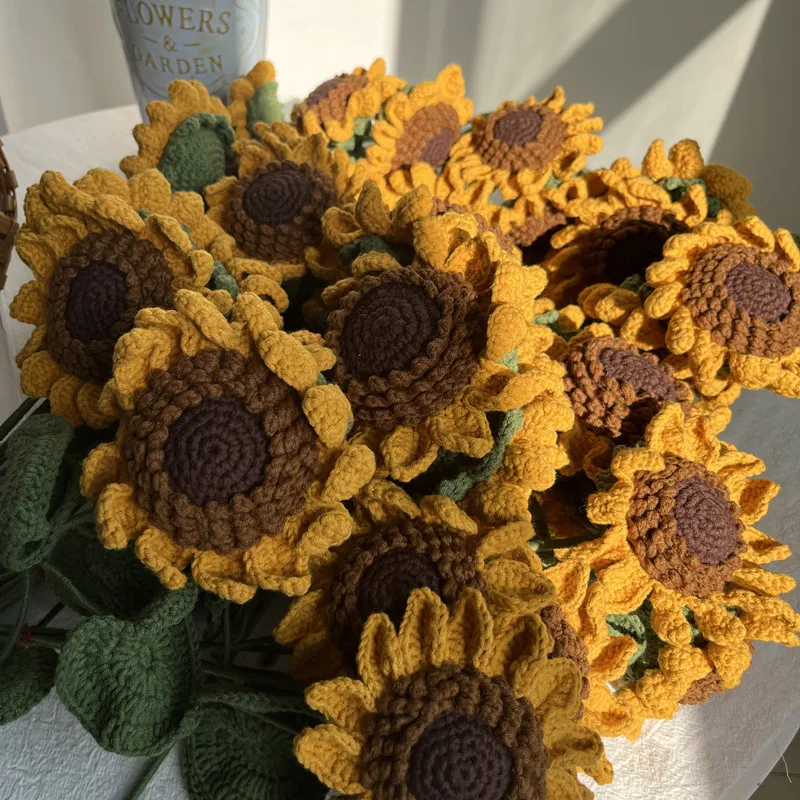 Knitted artificial flowers finished hand woven flowers Hand simulated flower yarn crochet rose sunflower wedding decoration