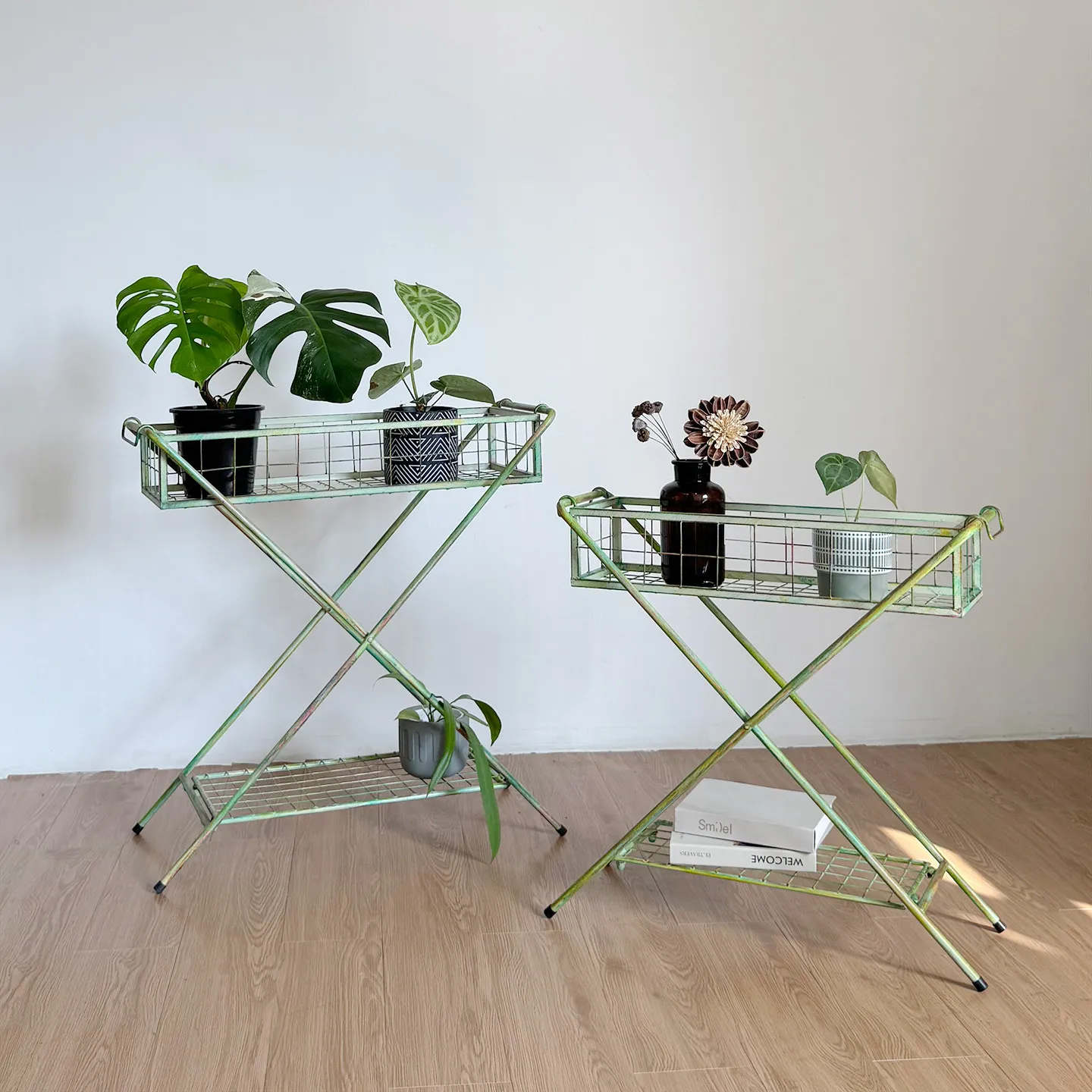 Wrought iron flower stand retro double-layer shelf floor-to-ceiling flower pot stand balcony flower stand garden green