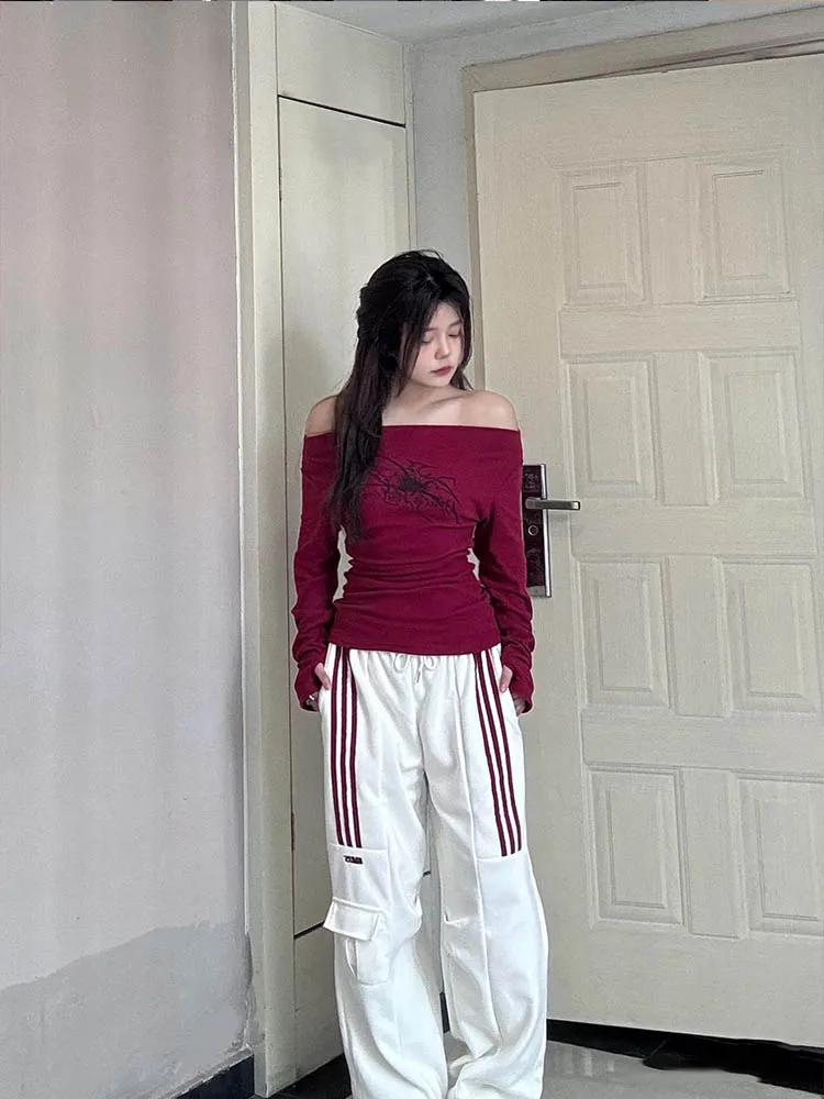 

Women's Unique One-Shoulder Sloping Top Slim Fit Long-Sleeved T-Shirt Sweet And Spicy Style for Autumn And Winter