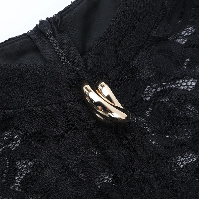ชุดเดรสสั้นลูกไม้สีดำเซ็กซี่สำหรับผู้หญิง แขนยาวเว้าข้าง  ชุดราตรี ชุดออกงาน ชุดคลับ  สไตล์วินเทจลำลอง  ชุดรัดรูป  แบบซีทรู