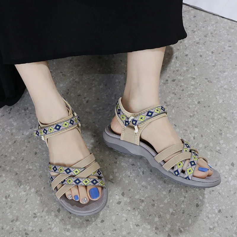 2024 New Summer Women 1cm Platform 2cm Low Heels Sandals Female Casual Hook Loop Low Heels Lady Fashion Outside Sneaker Sandals