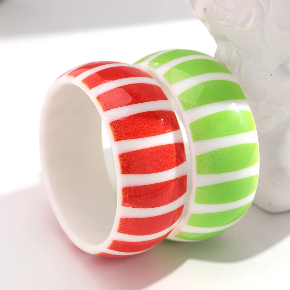 Neue Bunte Harz-Armreifen mit Breiten Vertikalen Streifen, Einfache Geometrische Runde Stapelbare Acryl-Armreifen, Damenschmuck Geschenke – Detail 6
