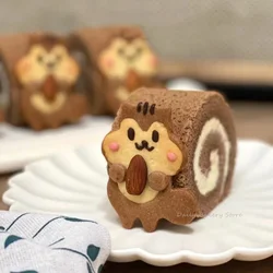 Cute Squirrel Pattern 3D Biscuit Mould Cartoon Animal Squirrel Hug Chestnuts Pine Cones Fondant Cookie Cutter Mold Baking Tool